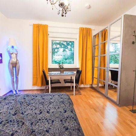 Modernes Zimmer Am Park Mit Garten, Huehner & Enten 뮌헨 외부 사진