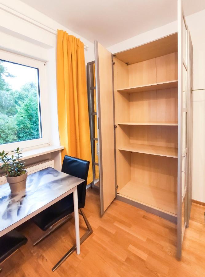 Modernes Zimmer Am Park Mit Garten, Huehner & Enten 뮌헨 외부 사진
