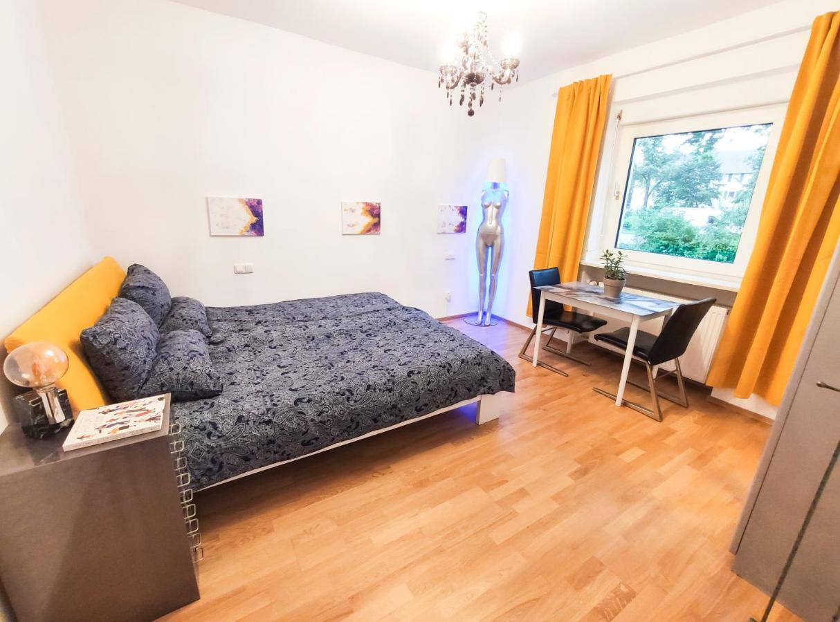 Modernes Zimmer Am Park Mit Garten, Huehner & Enten 뮌헨 외부 사진